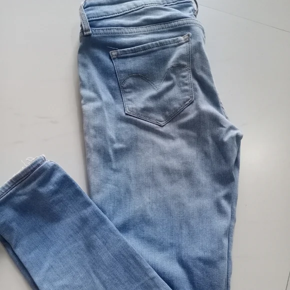 Levis Jeans Ice Blue Light Color . - Picture 3 of 10